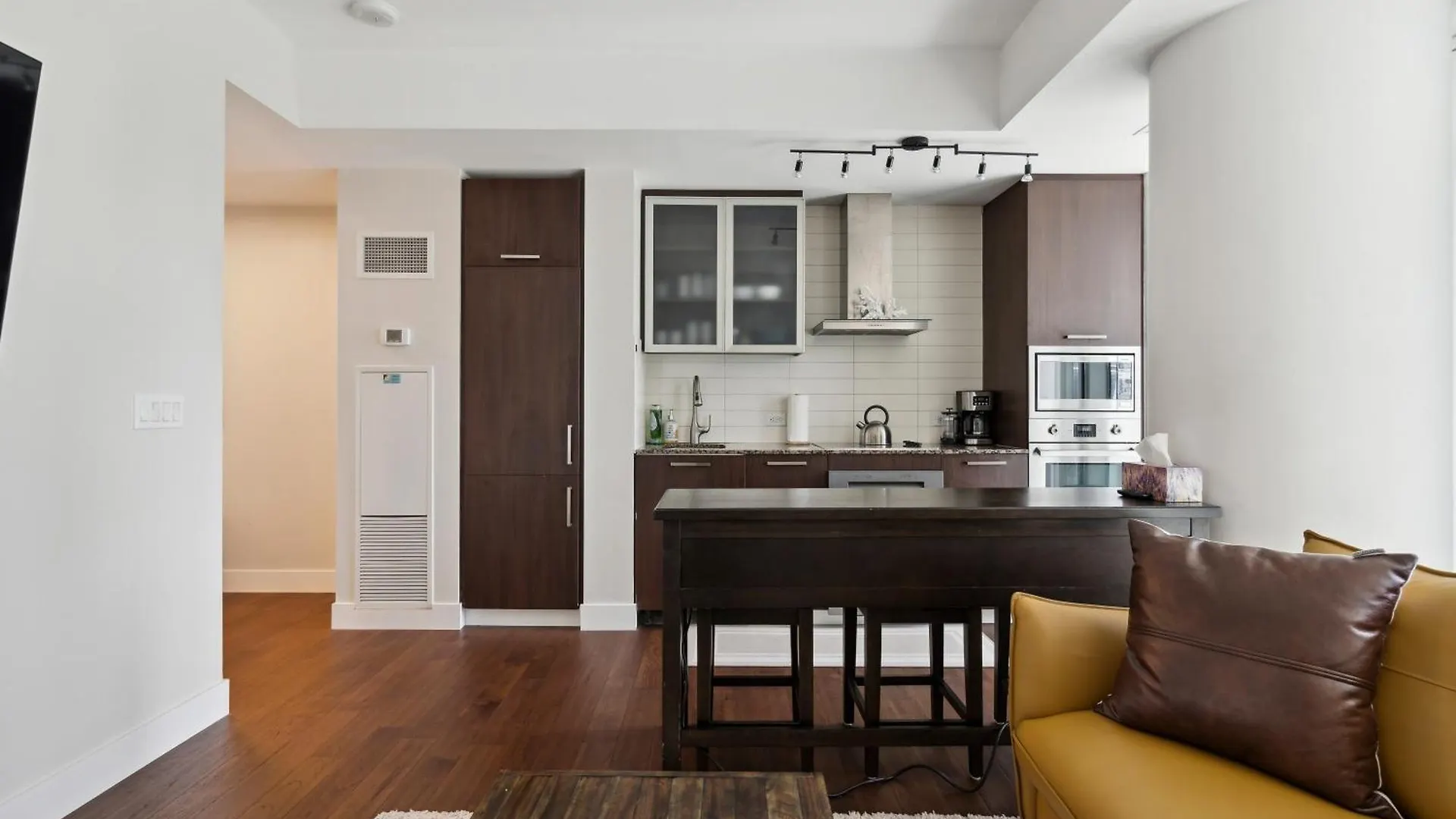 アパート 2Bd Modern Condo Steps From The Cn Tower トロント カナダ