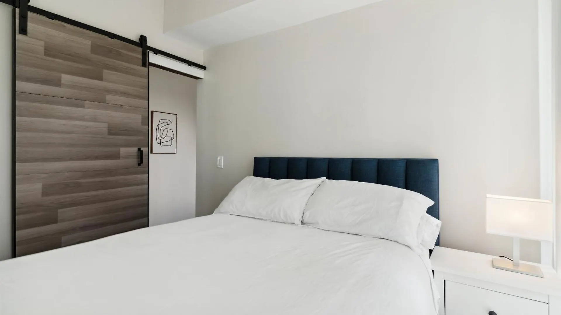 Apartmán 2Bd Modern Condo Steps From The Cn Tower Toronto